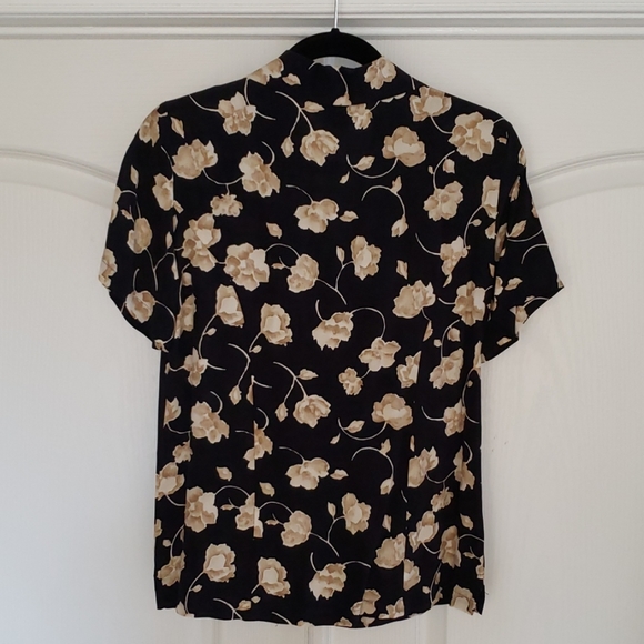 Blouse & Skirt - Picture 3 of 5